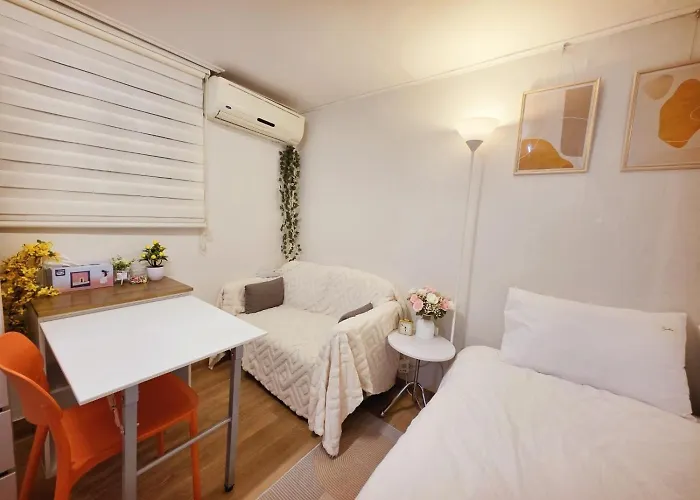 Cozy In Gangnam Apartment